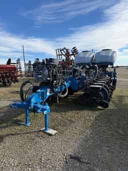 2023 Kinze 4905 16 Row 30″ Planter