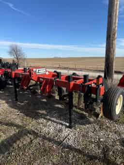 Unverferth Zone Builder 5 Shank Ripper