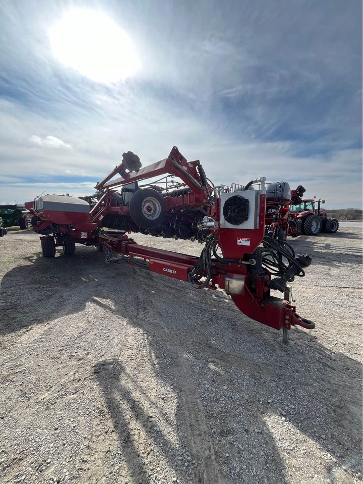 2010 Case IH 1240 16/31 Split Row Planter